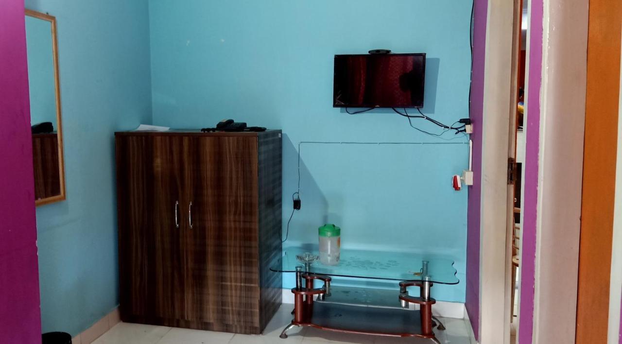 Hotel LG Towers Guwahati Exterior foto