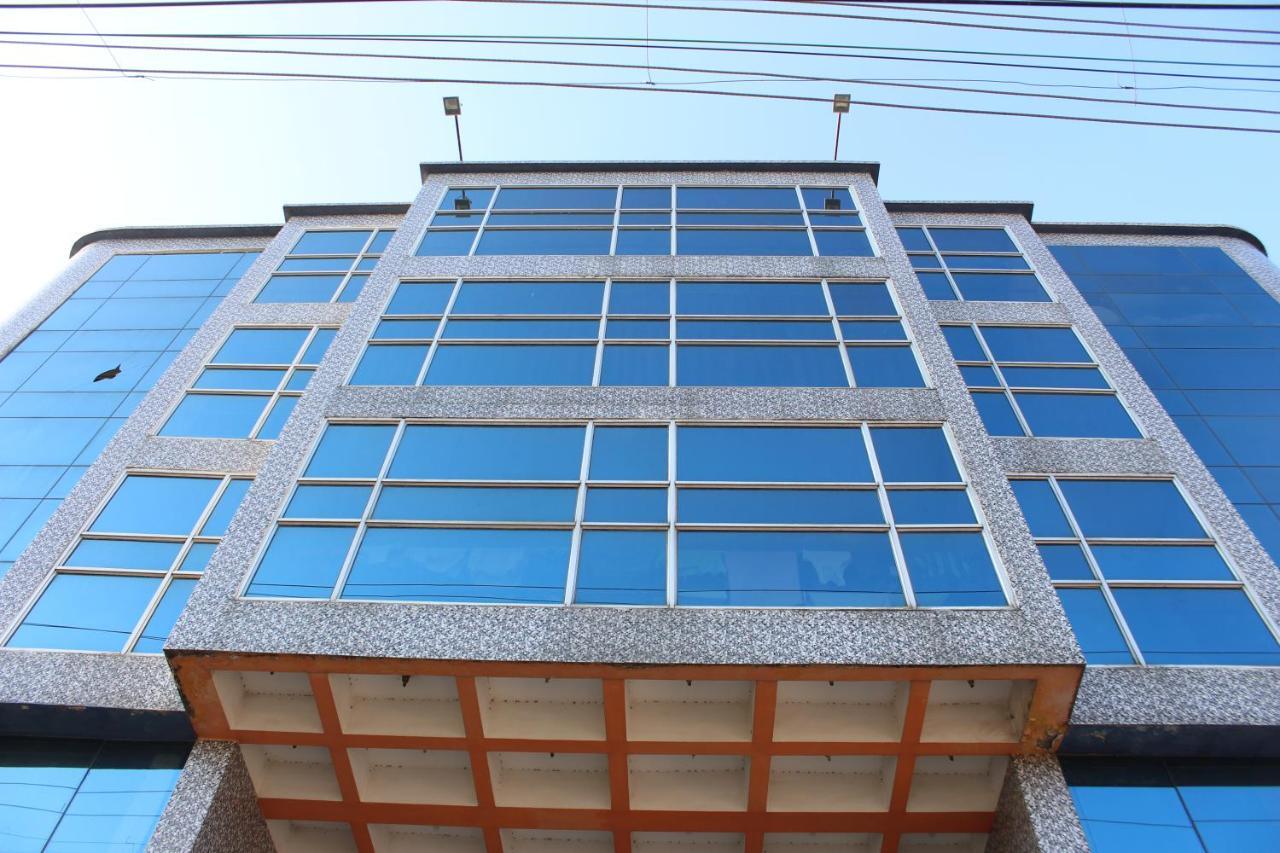 Hotel LG Towers Guwahati Exterior foto
