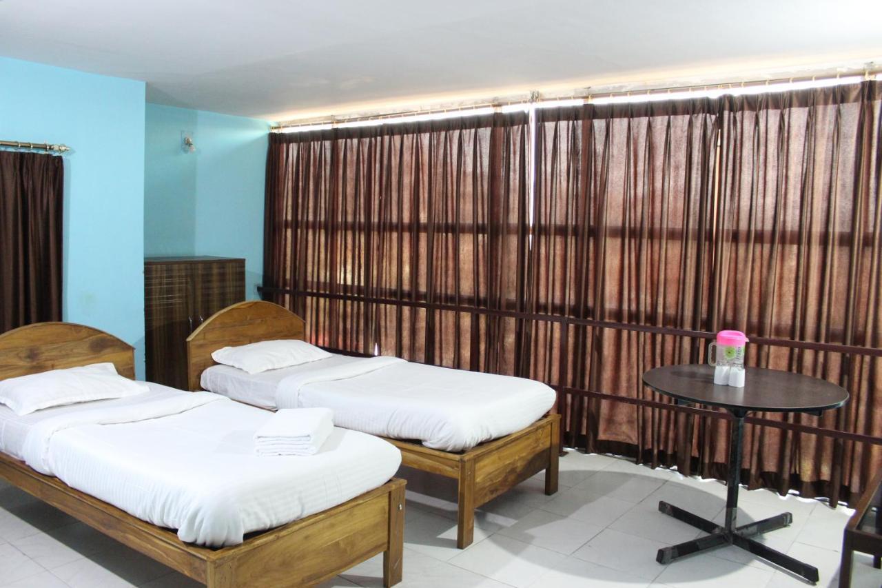Hotel LG Towers Guwahati Exterior foto